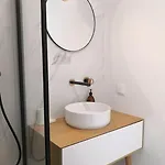 Airy 3br, Ac, Garden, 2min Strip, 8min Oura * אלבופיירה