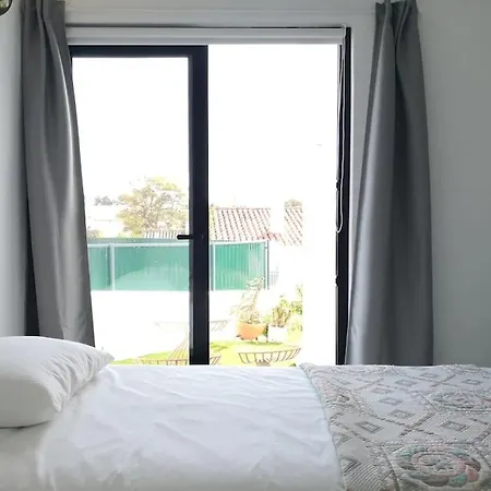 Διαμέρισμα Airy 3br, Ac, Garden, 2min Strip, 8min Oura Αλμπουφέιρα