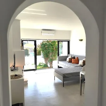 Airy 3br, Ac, Garden, 2min Strip, 8min Oura * Αλμπουφέιρα