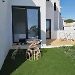 Airy 3br, Ac, Garden, 2min Strip, 8min Oura * Albufeira