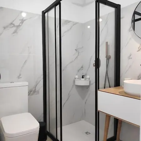 Airy 3br, Ac, Garden, 2min Strip, 8min Oura Apartment Albufeira