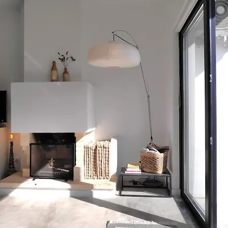 Apartment Airy 3br, Ac, Garden, 2min Strip, 8min Oura *