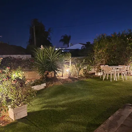 Apartment Airy 3br, Ac, Garden, 2min Strip, 8min Oura
