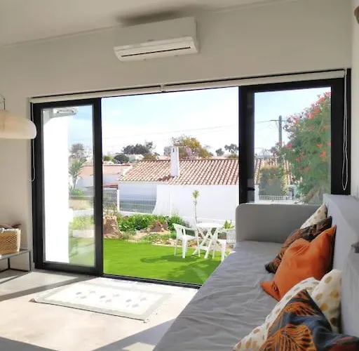 Apartmán Airy 3br, Ac, Garden, 2min Strip, 8min Oura