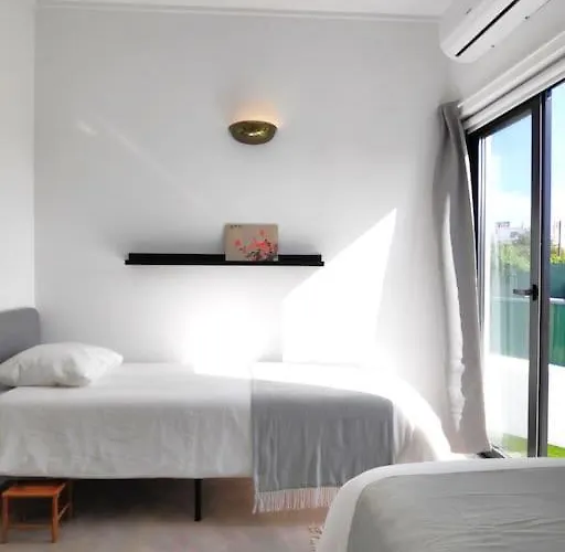 Apartmán Airy 3br, Ac, Garden, 2min Strip, 8min Oura *