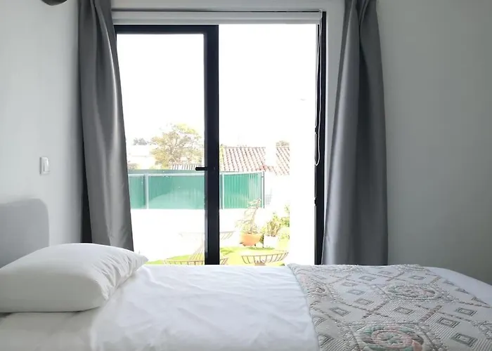 Apartman Airy 3br, Ac, Garden, 2min Strip, 8min Oura Albufeira