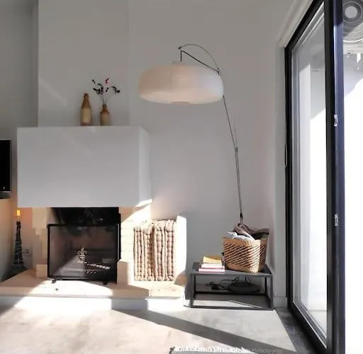 Apartmán Airy 3br, Ac, Garden, 2min Strip, 8min Oura *