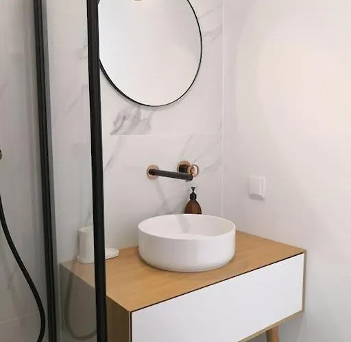 Airy 3br, Ac, Garden, 2min Strip, 8min Oura * Albufeira