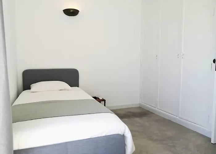 Airy 3br, Ac, Garden, 2min Strip, 8min Oura Albufeira