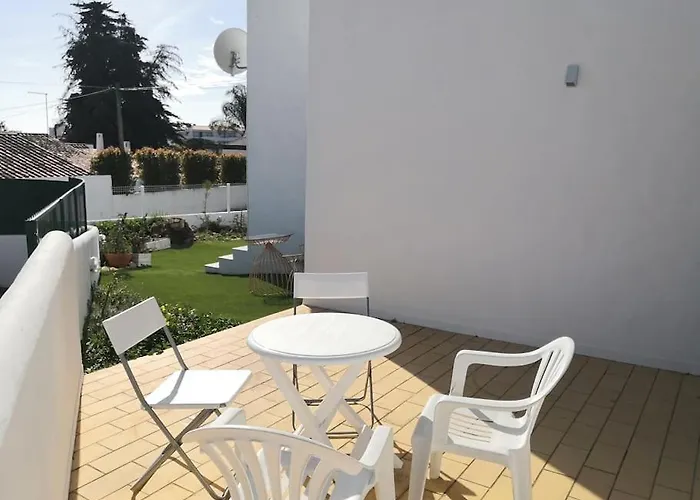 Airy 3br, Ac, Garden, 2min Strip, 8min Oura Apartman *