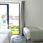Airy 3br, Ac, Garden, 2min Strip, 8min Oura *