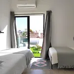 Airy 3br, Ac, Garden, 2min Strip, 8min Oura Albufeira