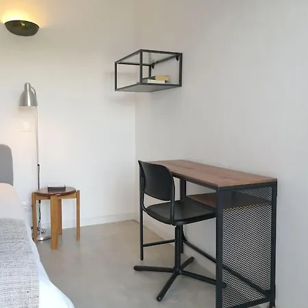 Airy 3br, Ac, Garden, 2min Strip, 8min Oura Apartament