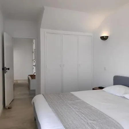 Airy 3br, Ac, Garden, 2min Strip, 8min Oura