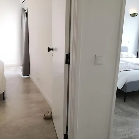 Apartmán Airy 3br, Ac, Garden, 2min Strip, 8min Oura *