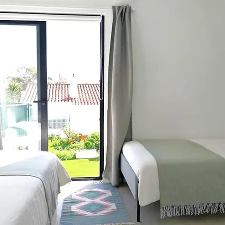 Airy 3br, Ac, Garden, 2min Strip, 8min Oura *